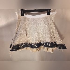 Roma de Toska girl skirt